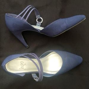 Navy blue 2 1/2 inch heel, sz 9